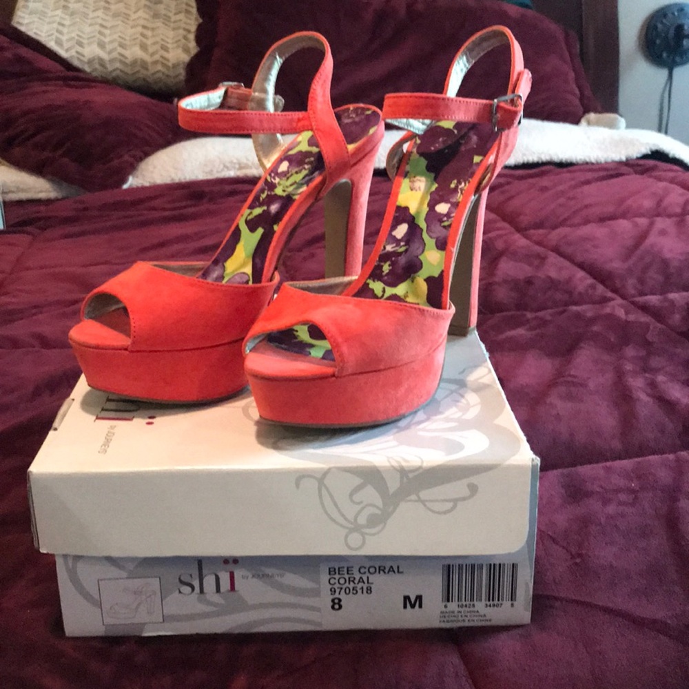 Coral platform heels